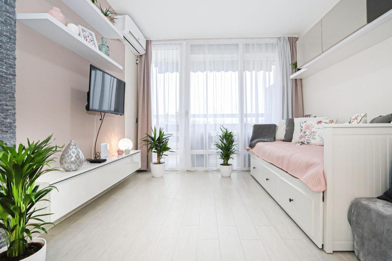 Silver Lodge Ezuestpart Apartman Siófok Esterno foto
