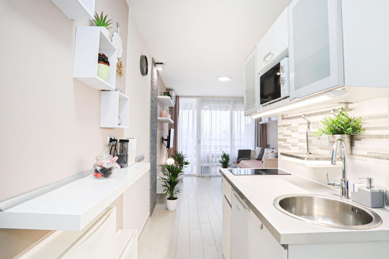 Silver Lodge Ezuestpart Apartman Siófok Esterno foto